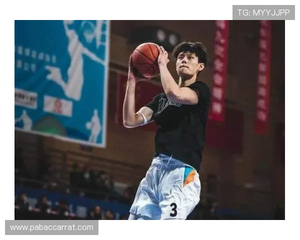 休赛期仍自律坚持训练萨拉赫社媒晒健身房自拍展现状态火热良好